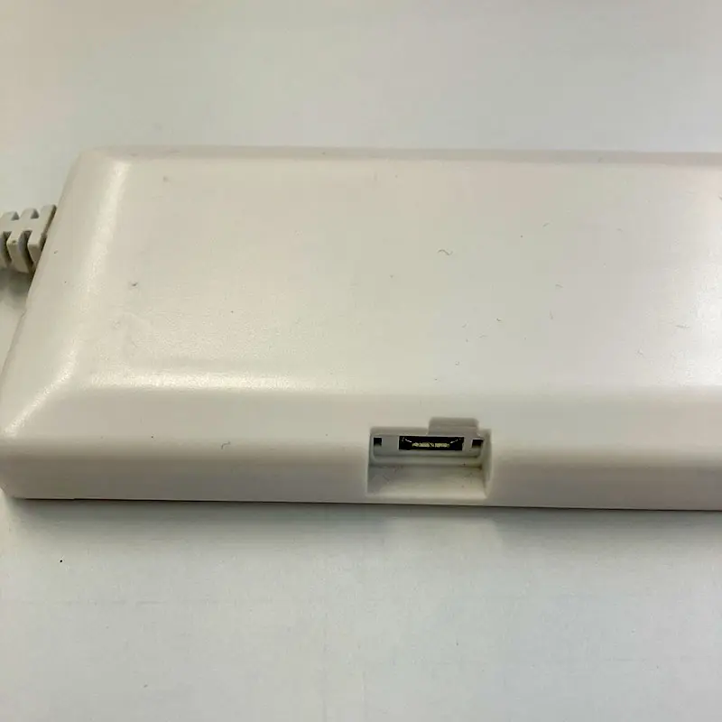 ベッドセンサーに付いているUSBの口